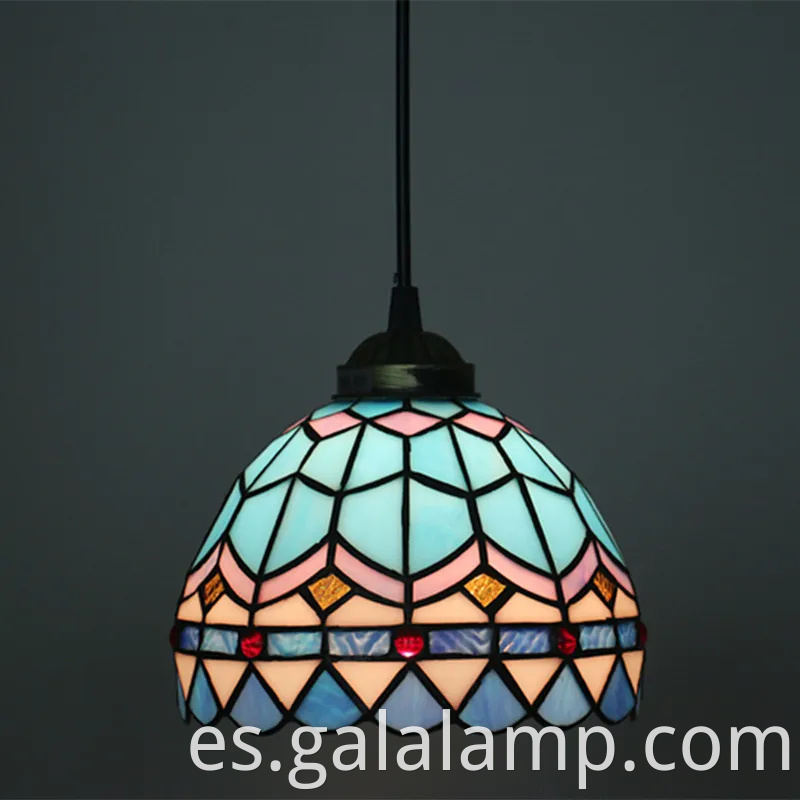 Impresionante lámpara de araña de vidrio europeo vintage para interiores lujosos